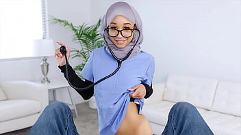 Hijab Nurse Agrees To Let Her Patient Bang Her To Fully Examine His Sexual Performance! - Hijablust free video