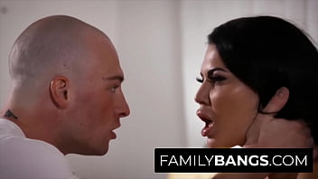 Familybangs.com ⭐ Exotic Mother Banged When She Was Alone, Jasmine Jae, Zac Wild free video