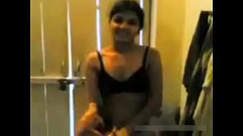 Desi Girl Showing Pussy And Removing Clothes free video