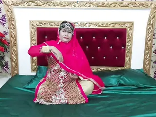 Beautiful Indian Sexy Bride Sex With Dildo In Wedding Dress free video